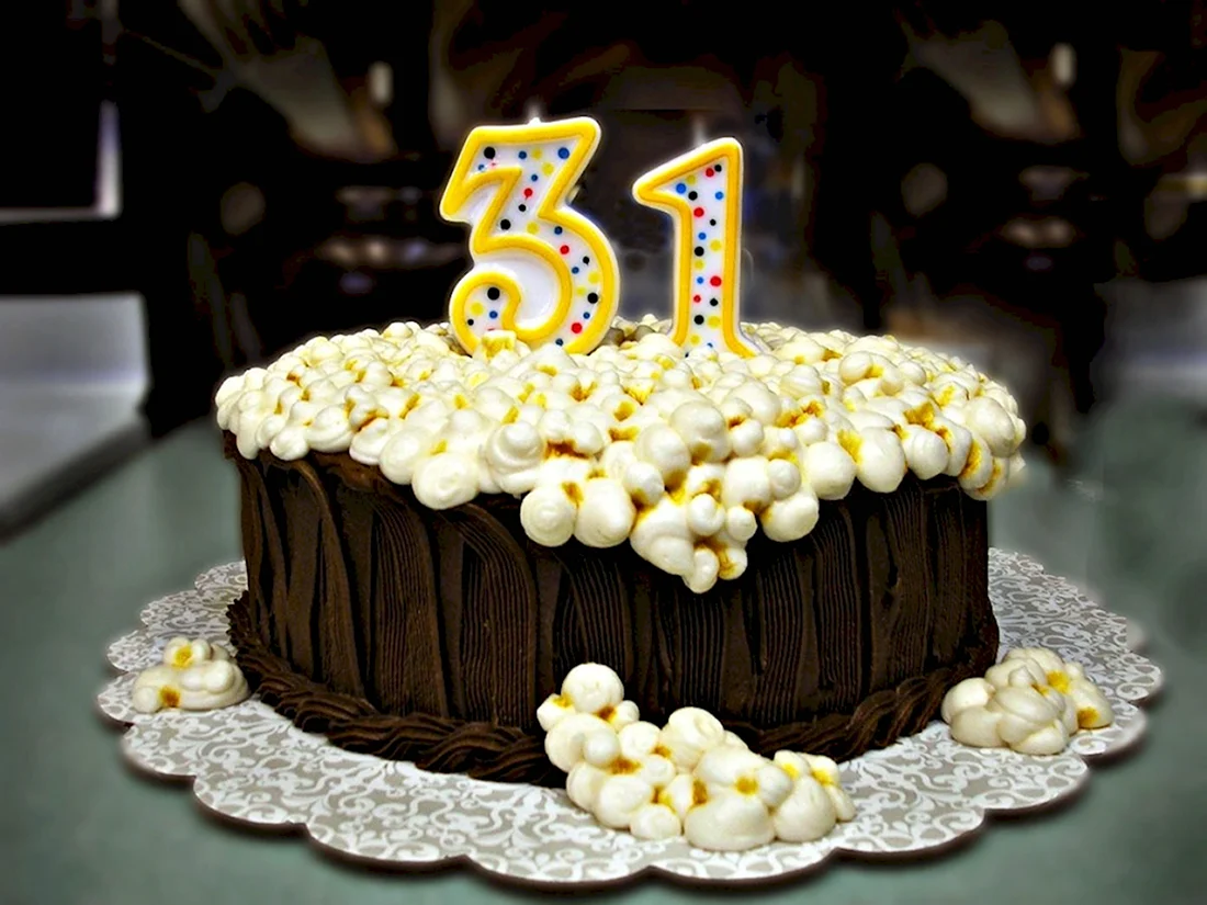 День рождения 31 мая. Праздничный торт на день рождения. Торт на день рождения 25 лет. Торт на день рождения 32 года. Торт на день рождения 33 года.