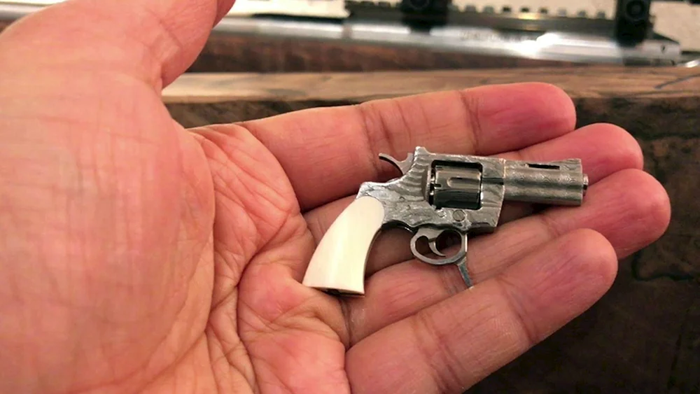 Револьвер Swiss Mini Gun