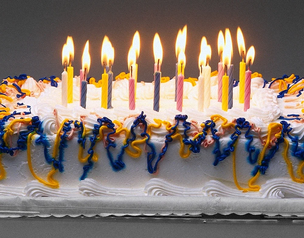 Свеча в торт с днем рождения