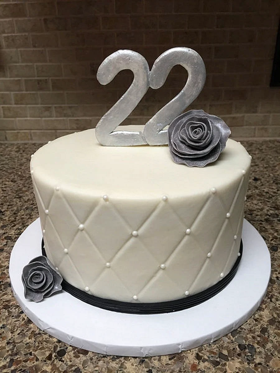 Торт на 22 года