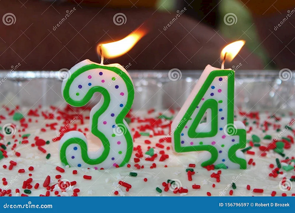 Торт со свечами 34